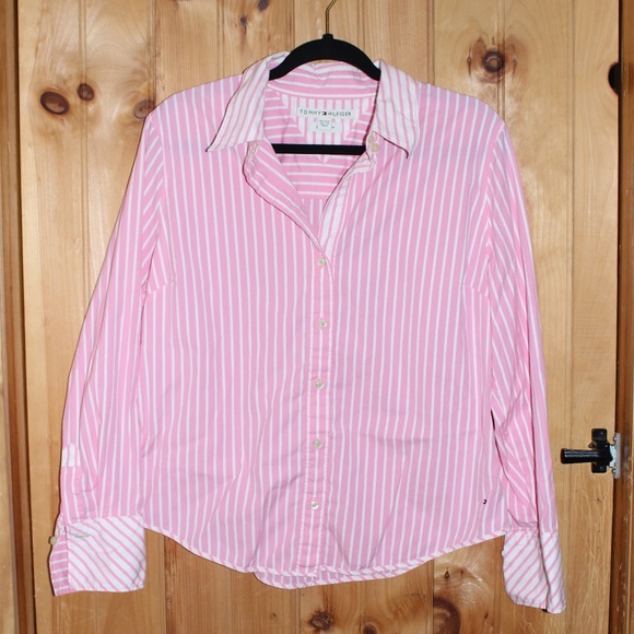Tommy Hilfiger Tops - 5/$25 🛍 Tommy Hilfiger Longsleeve Button Up